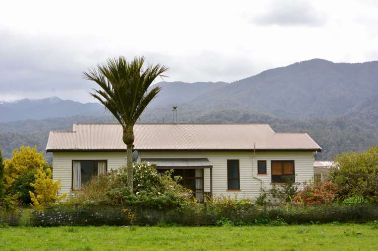 662 Arapito Road Karamea_21