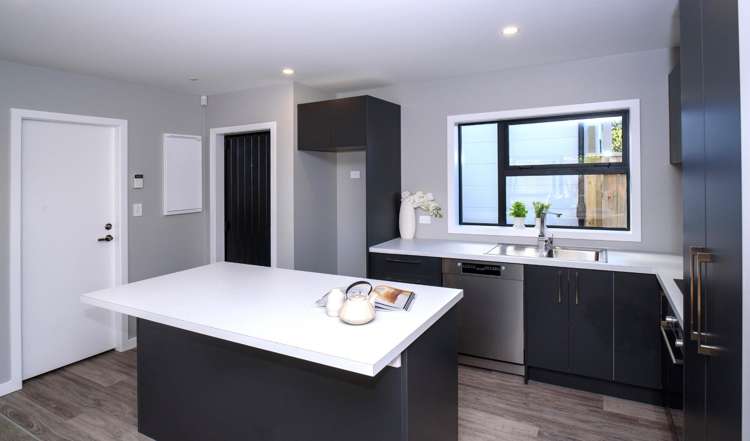  15/15 Brook Street Waiwhetu_1