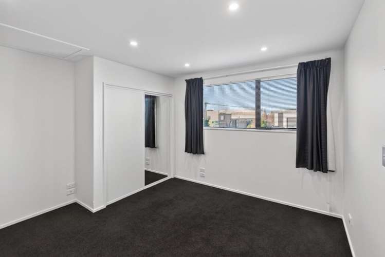 11 Holt Place Burnside_33