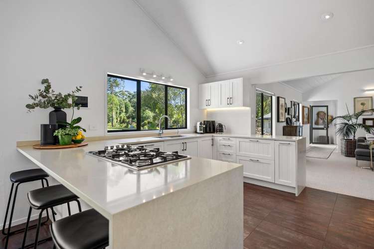 44 Hardens Lane Paremoremo_23