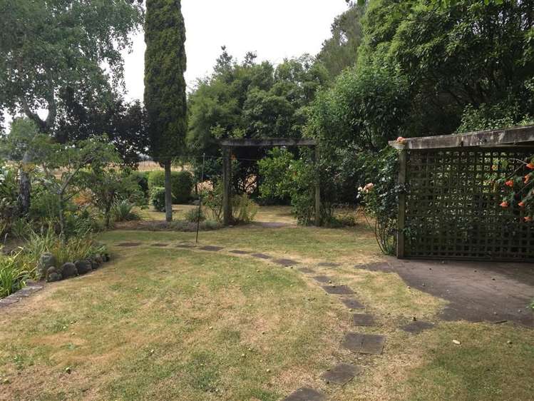 413 High Street South Carterton_4