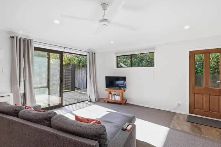 19 and 19a Ettrick Street Glenross_34