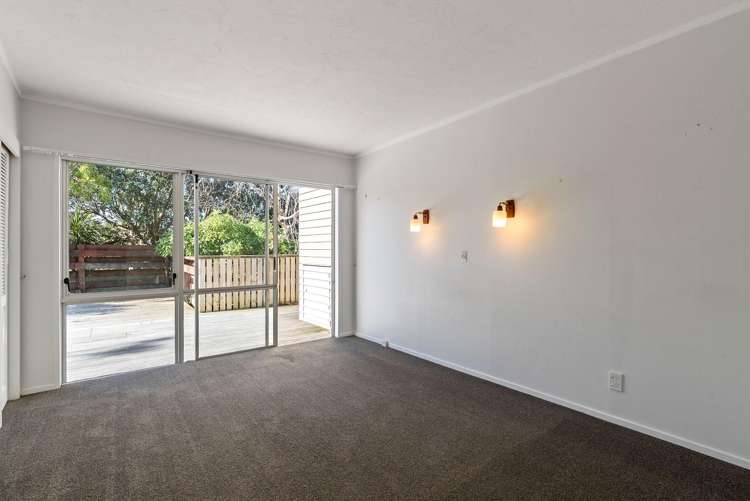 1 Fyvie Avenue Tawa_17