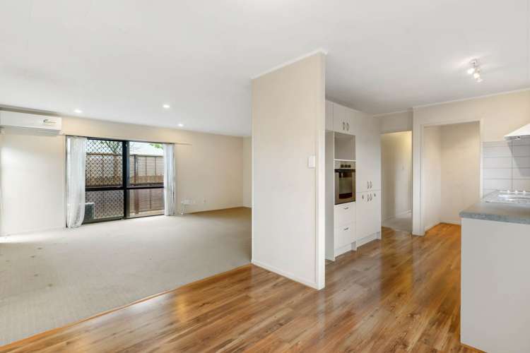 32 Aviemore Drive Highland Park_7