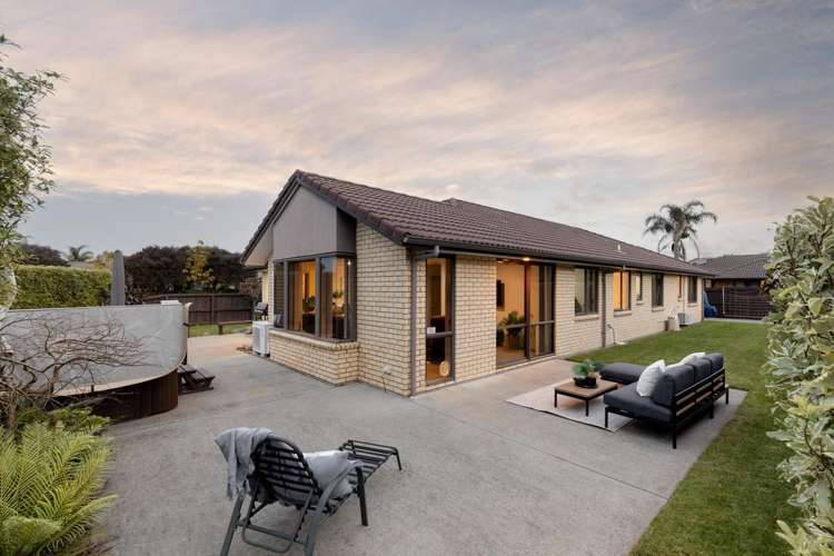 8 Seabreeze Place Papamoa_1