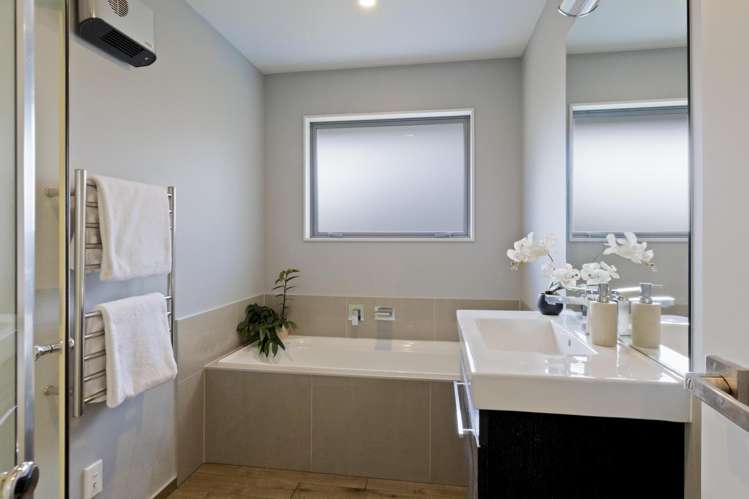 6 Oxfordshire Avenue Lower Shotover_23