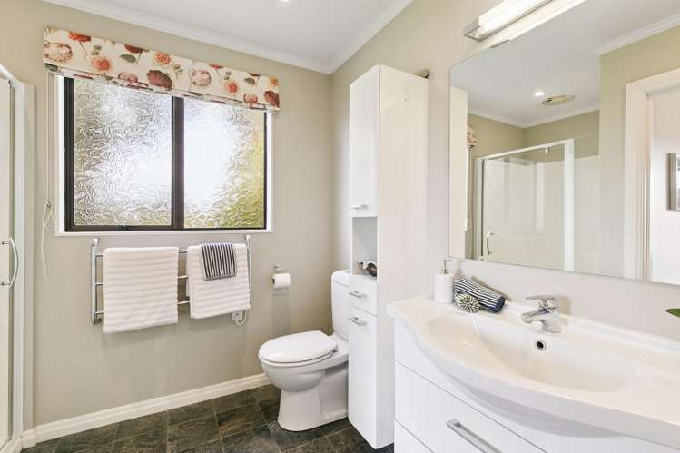 10 Kate Way Karori_9