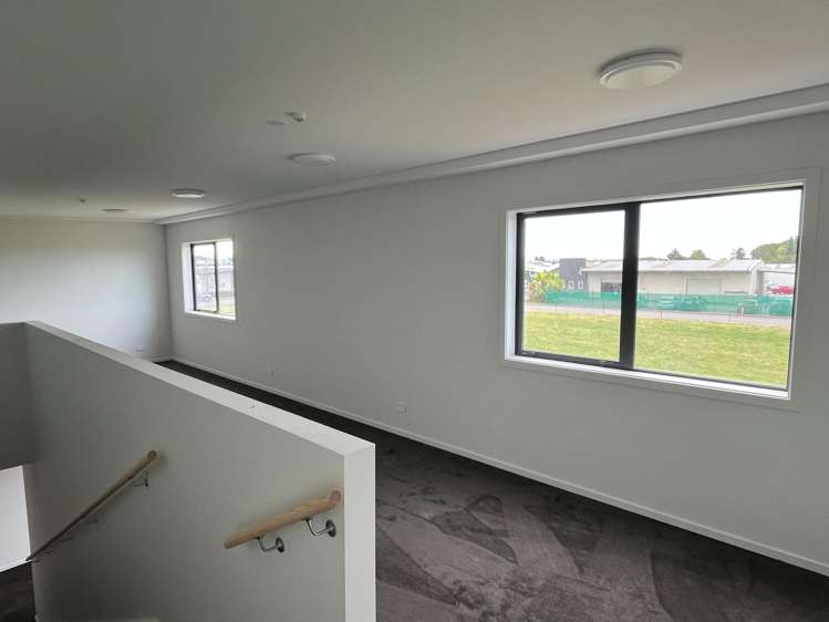 8/1 Lake Bryndwr Lane Burnside_9