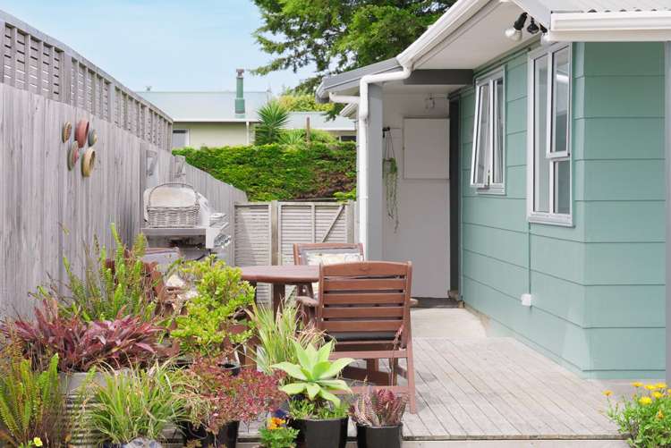 2 Robert McKeen Street Otaki Beach_21