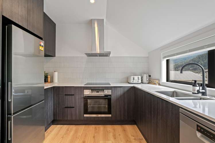 6 Sterling Lane Queenstown_6