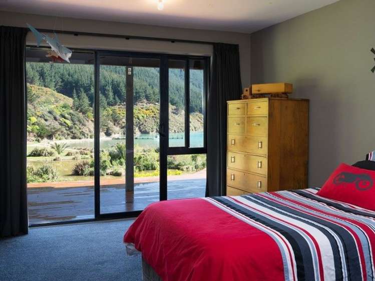 Oyster Bay Queen Charlotte Sound_14