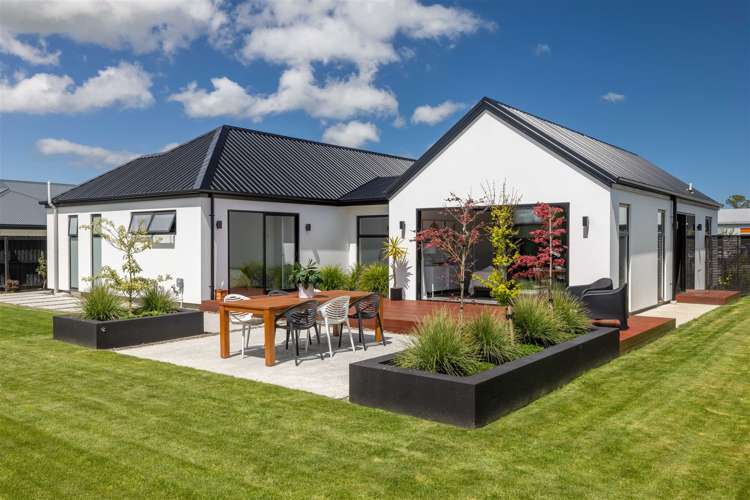 9 Russ Drive Lincoln_18