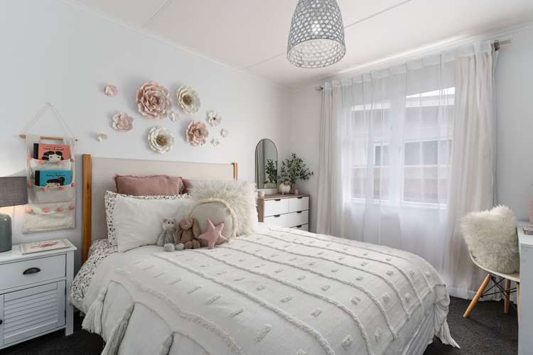 6 Newhaven Place Roslyn_7