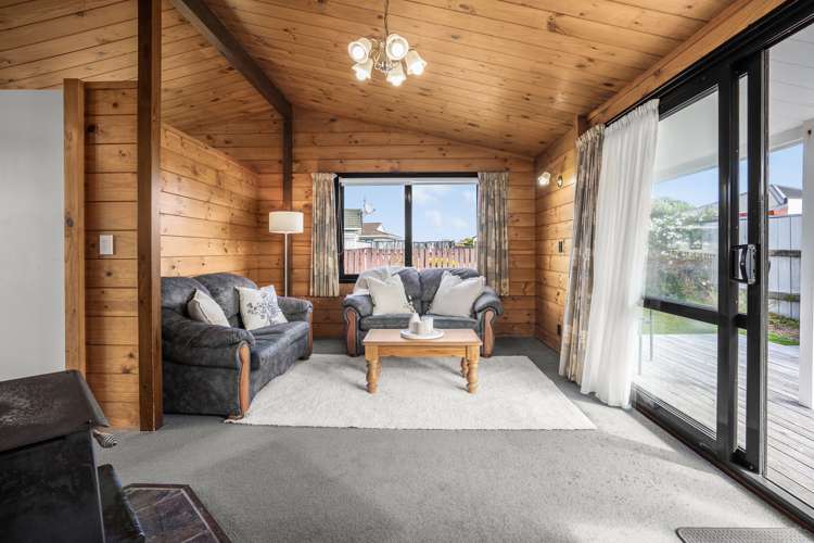 62 Cypress Drive Maungaraki_5