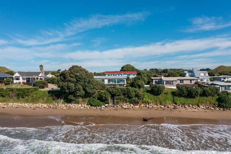 1 Lloyd George Road Wainui_13