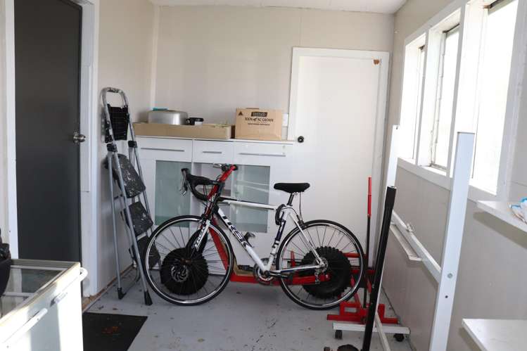 588 Holland Road Eureka_25