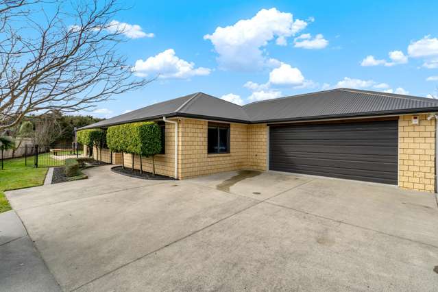 Peace, privacy & reserve-side living