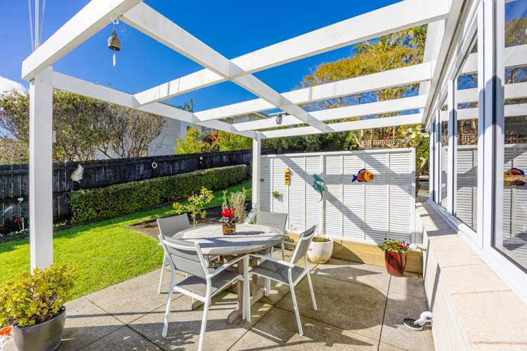 2/984 Whangaparaoa Road Manly_10