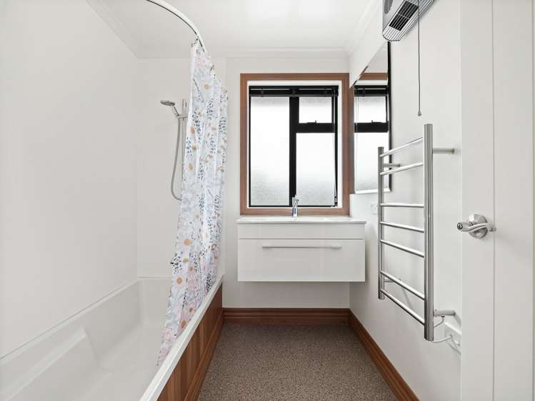 32a Baker Street Caversham_19