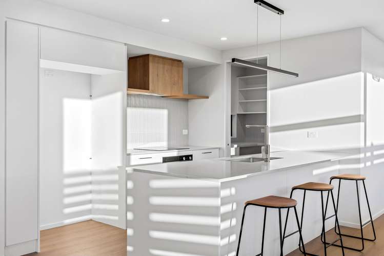 1 Frederick Busch Crescent_2