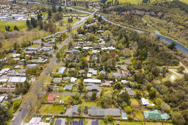 2/117 Taupahi Road Turangi_2