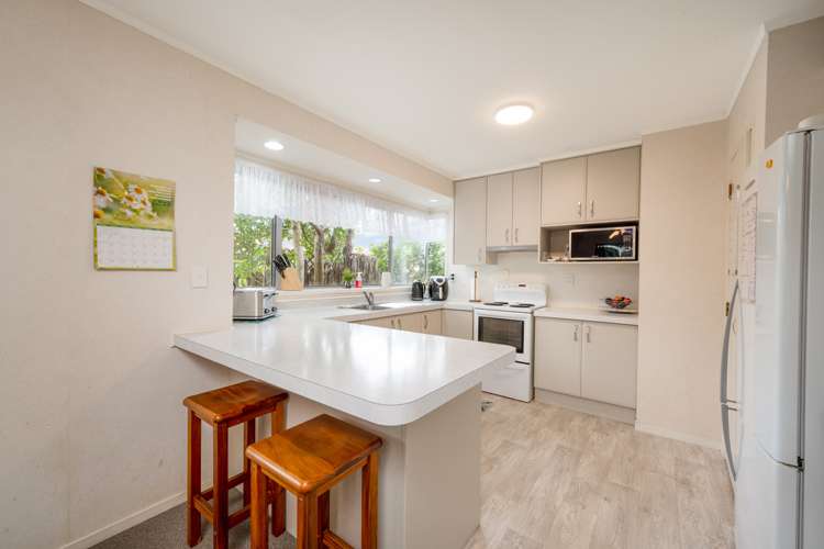 30 Pinewood Grove Botany Downs_25