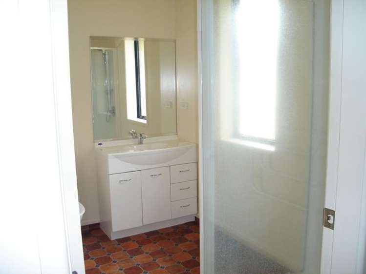 15 Nobleman Place Hamilton East_7