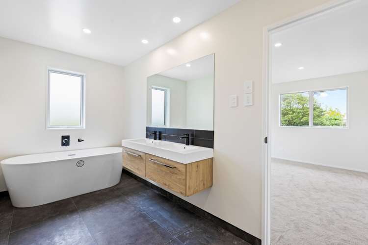 4 Vipond Road Stanmore Bay_13