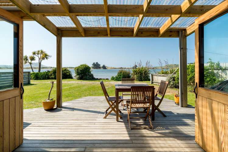 1372 Coast Road_0
