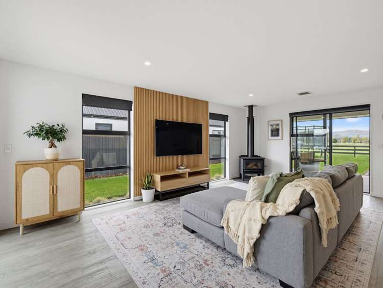 10 Ascot Close_5