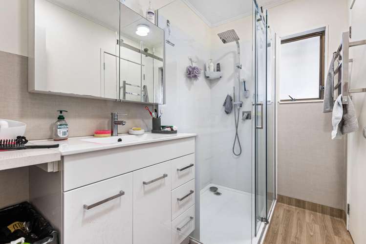 2/13 Paton Avenue Te Atatu South_10