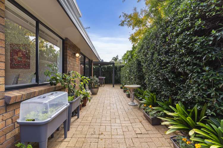 2/39 Oliver Street Point Chevalier_22