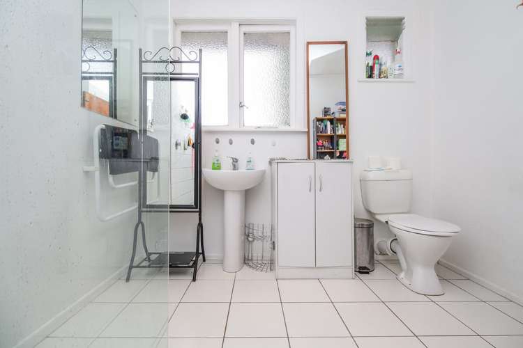 56 Hutchinson Avenue New Lynn_11