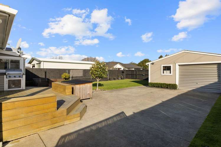 72 Birchfield Avenue Dallington_17