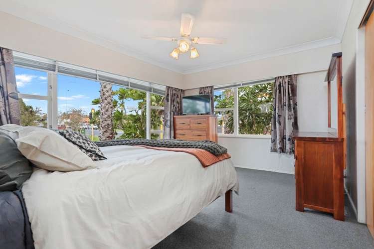 4265 Great North Road Glendene_19