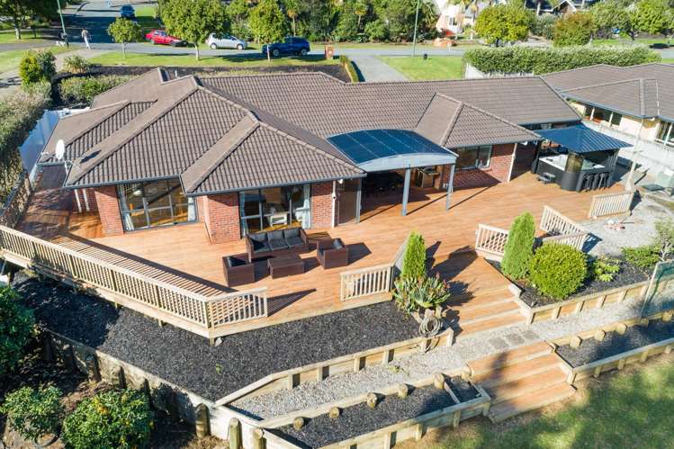 48 Shelter Drive Greenhithe_14