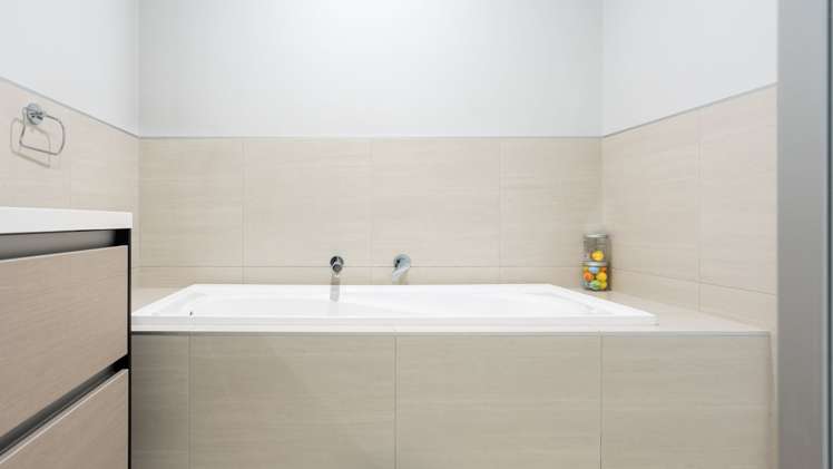 65 Glidepath Road Hobsonville_16
