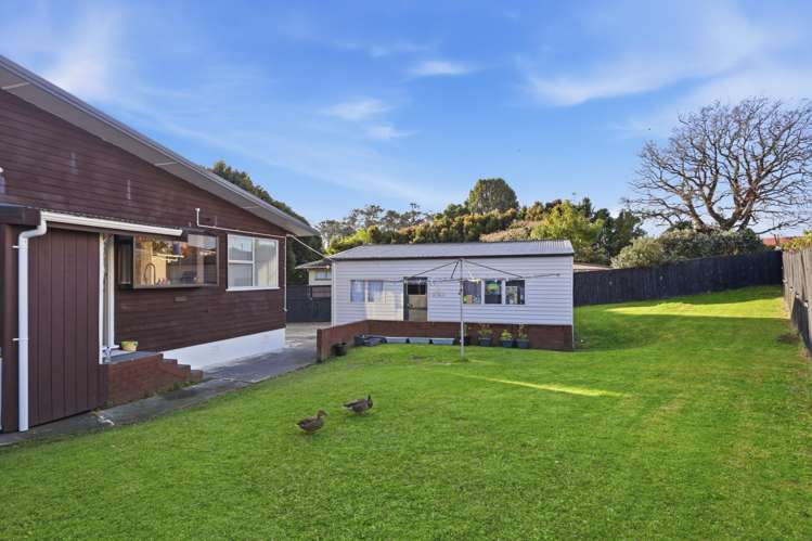 39 Thornlow Street Glendene_17