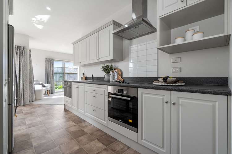 6 Streamside Court_2