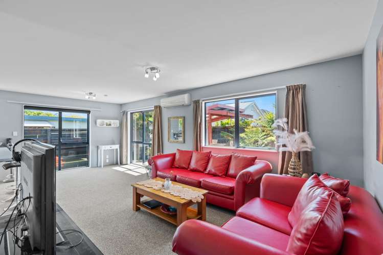 64 Cuffs Road Wainoni_15