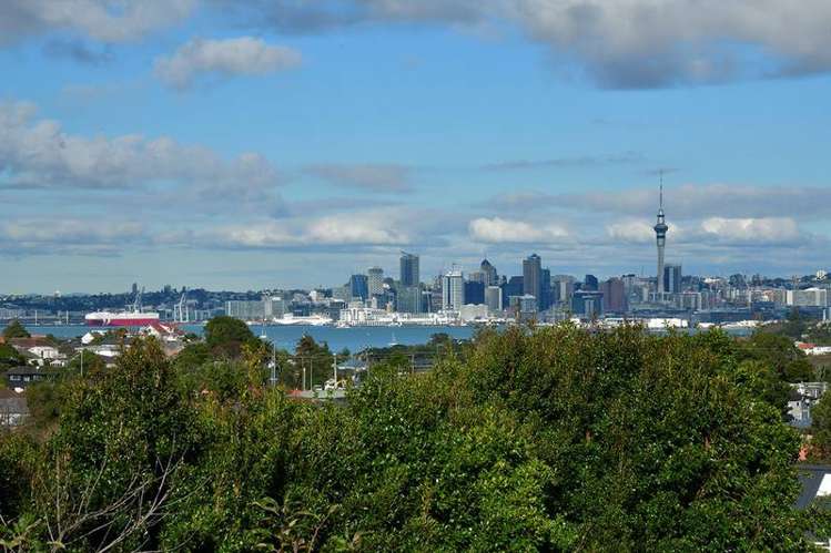 8 Martin Crescent Northcote_10