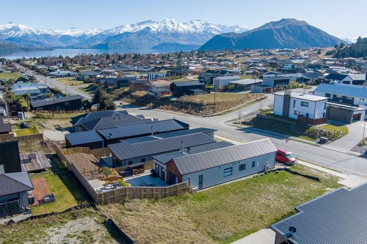 211 Aubrey Road Wanaka_9