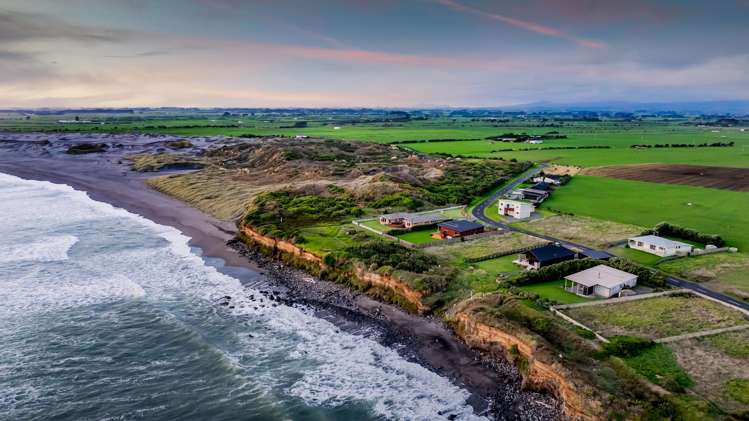 288 Tai Road Opunake_42