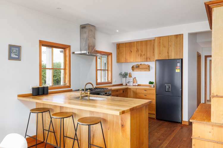 7 Ticehurst Road Lyttelton_16