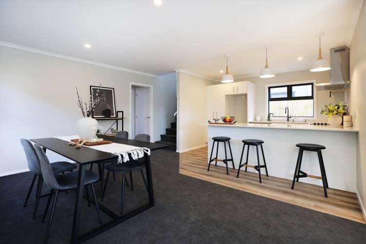 2 Helvetia Grove Naenae_1