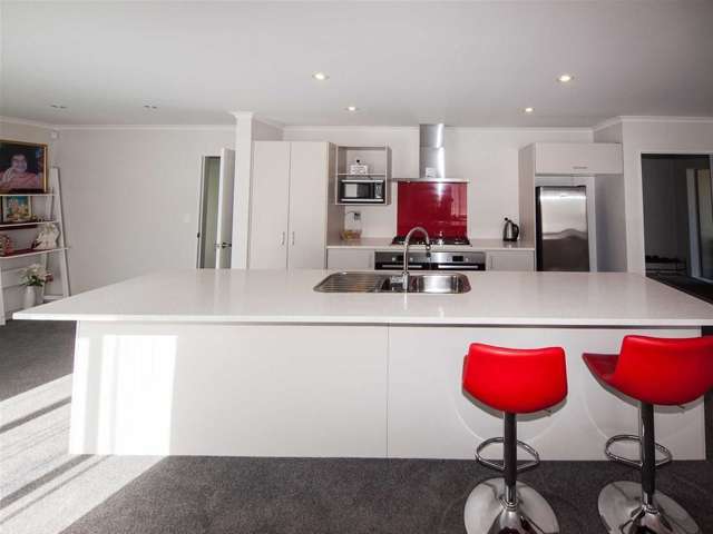 98 Amesbury Drive Churton Park_4