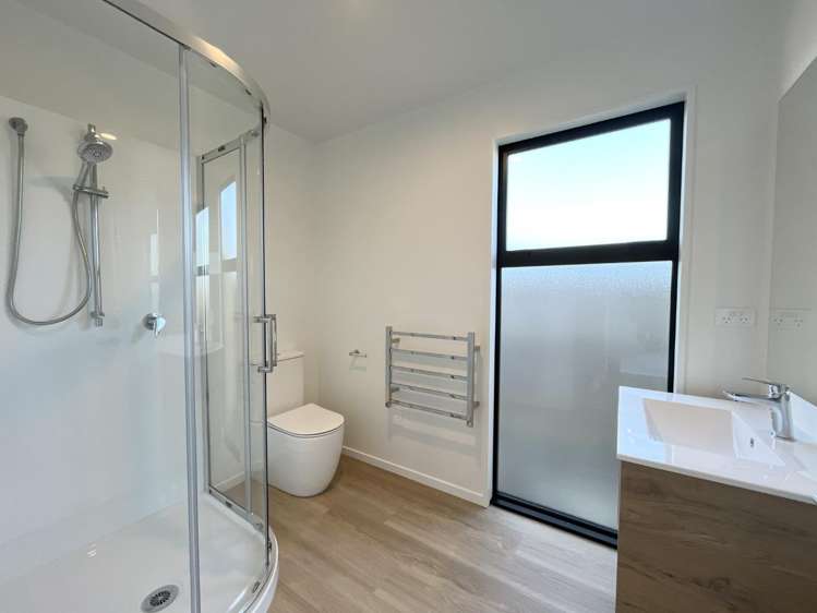 44 Lennon Drive 11103_12