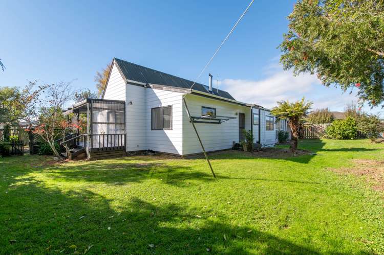 38e Robinson Avenue Holdens Bay_14