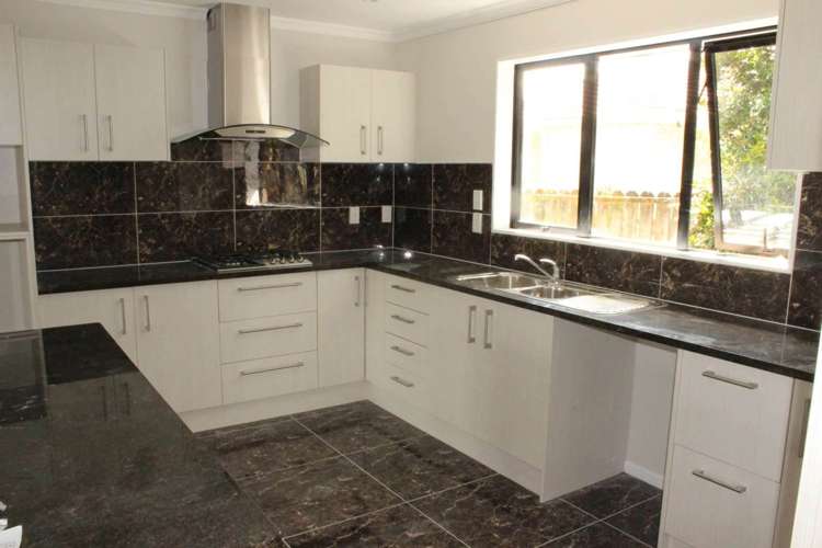 219 Hill Road The Gardens_5