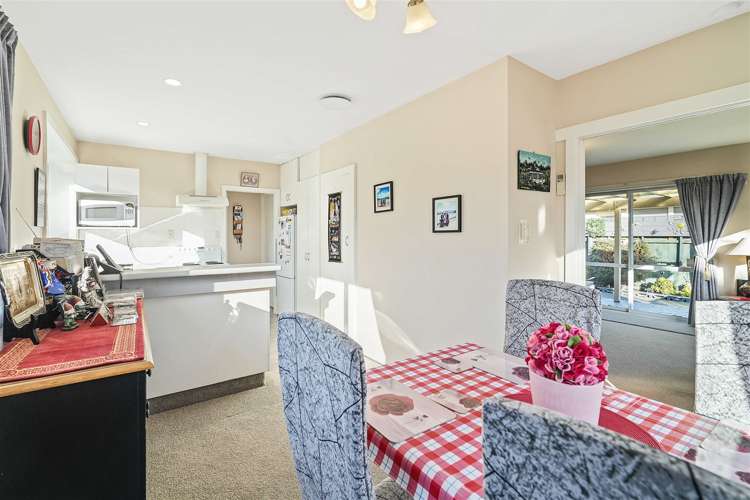 22 Kathleen Crescent Hornby_5